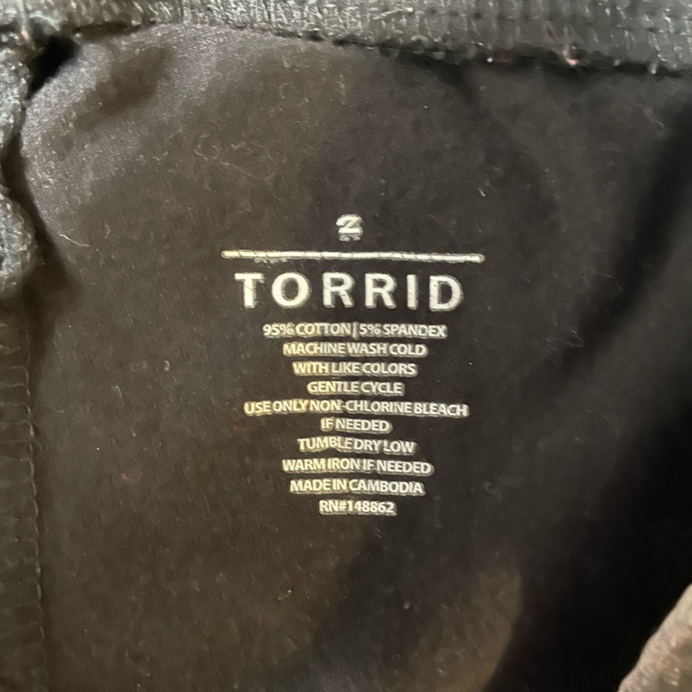 Torrid Grunge Punk Rock Goth Emo 90s Mineral Acid Wash Leggings Black 2X 18 20 - Picture 4 of 6